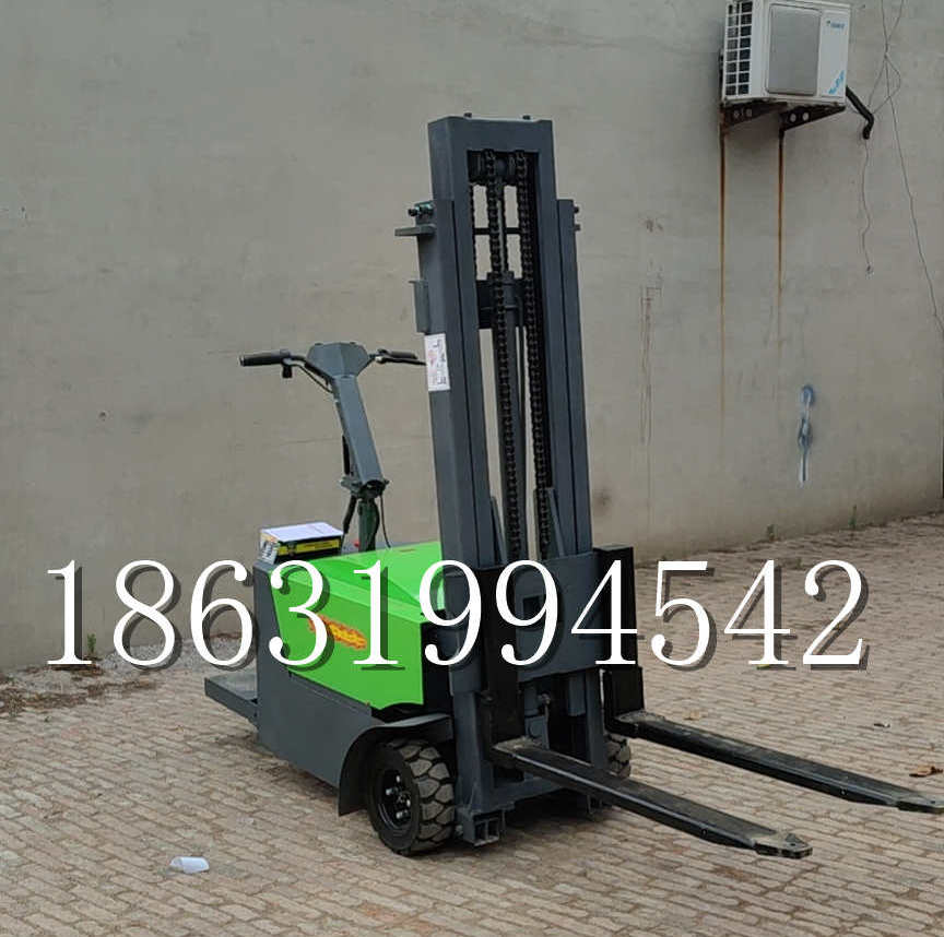 陈仓区优程全电动叉车插腿式堆高车液压装卸车1.5吨升高小型站驾式铲车